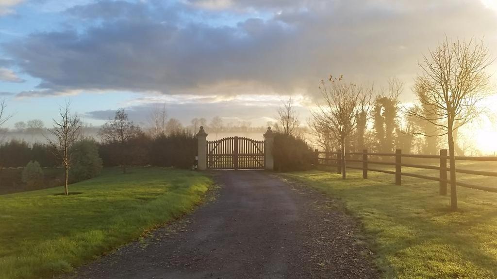 Le Clos Du Bas Courtil Guesthouse B&B Omaha Beach Osmanville Buitenkant foto