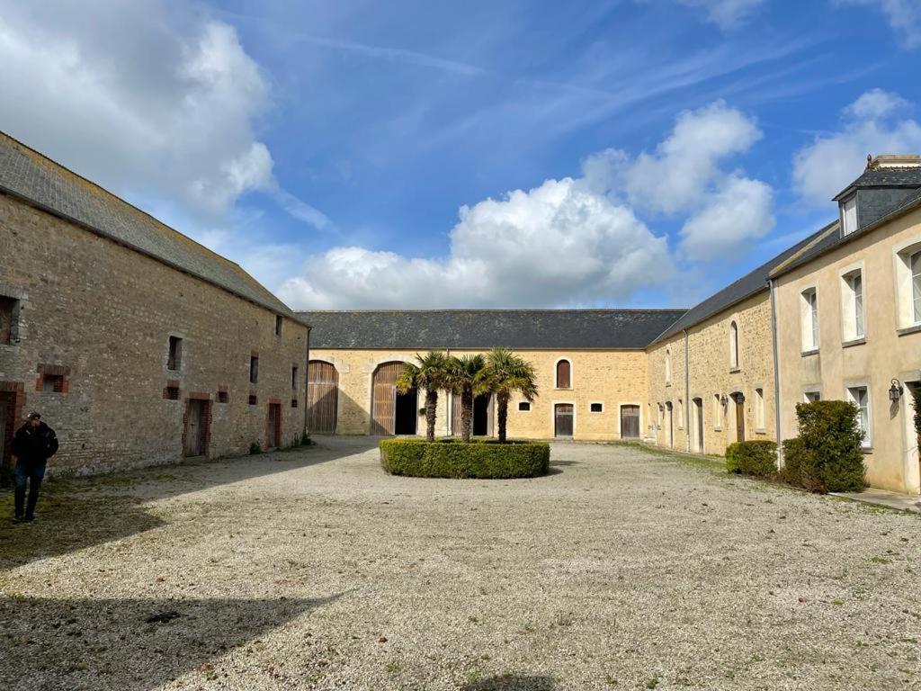 Le Clos Du Bas Courtil Guesthouse B&B Omaha Beach Osmanville Buitenkant foto